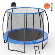 trampolina ogrodowa z siatką i obręczami do koszykówki