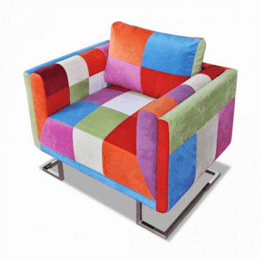Fotel w formie kostki z chromowaną podstawą, patchworkowy