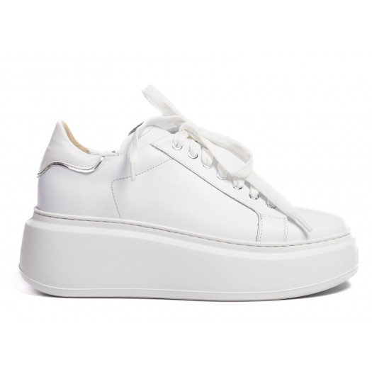 Sneakersy na platformie z lakierowaną cholewką skórzane białe Sempre 23-397-41